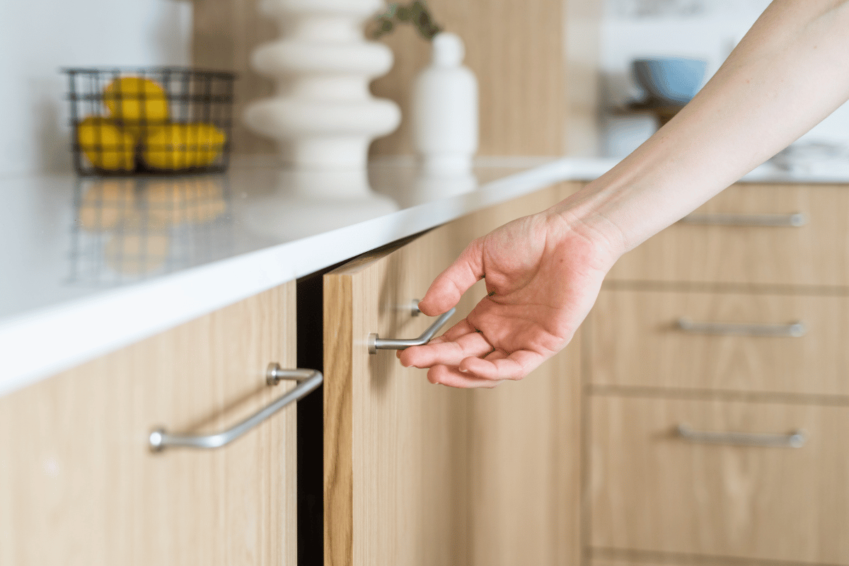 The Benefits of White Oak Cabinet Doors